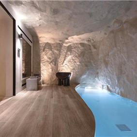 5 bedroom villa with indoor and outdoor pool in Chania town, sleeps 10